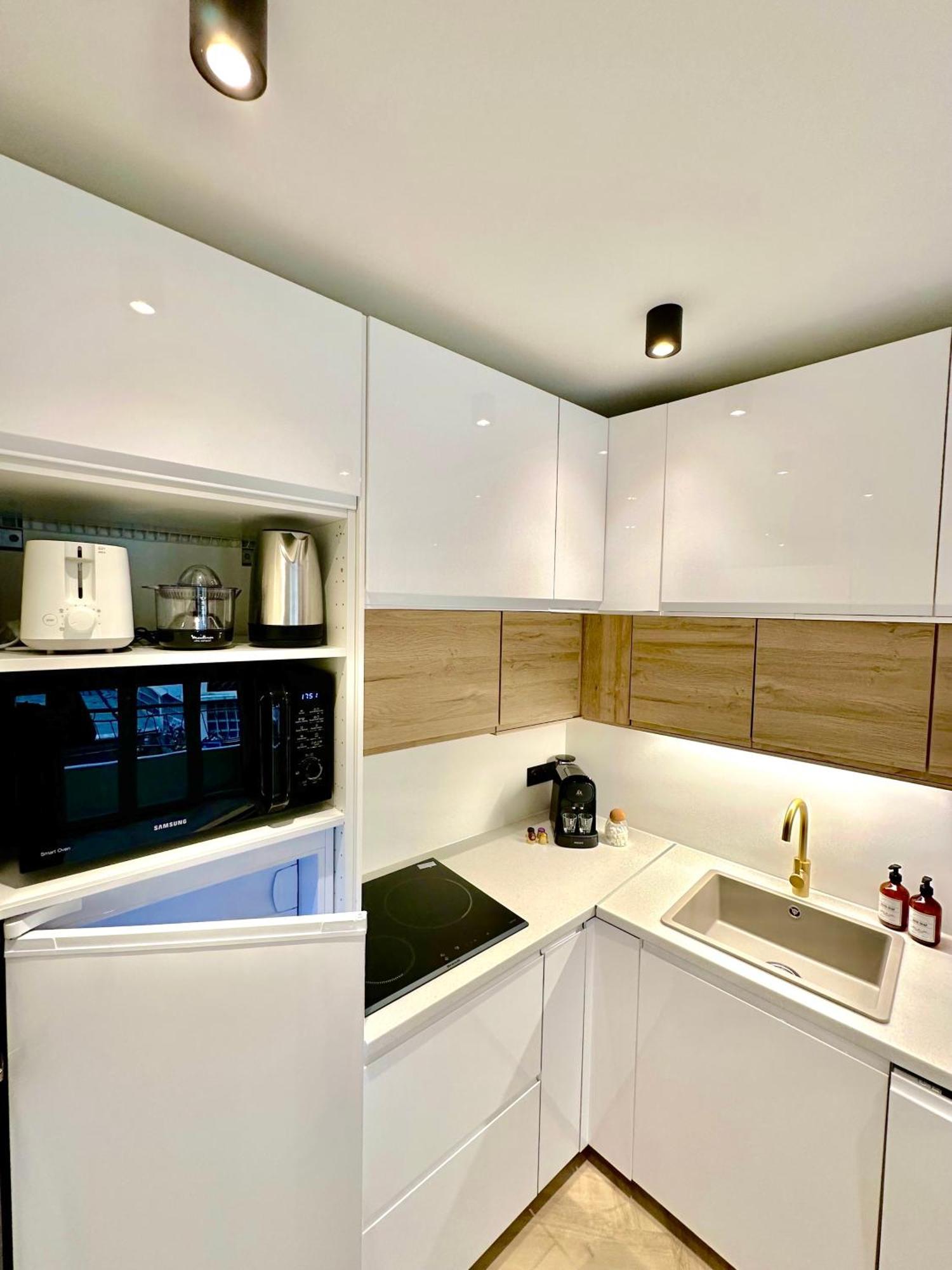 Monaco # Menton - 6 Persons - 2 Bedrooms - Full Renovated - Private Parking - Hypercenter - Clim - Beach And Sun Extérieur photo