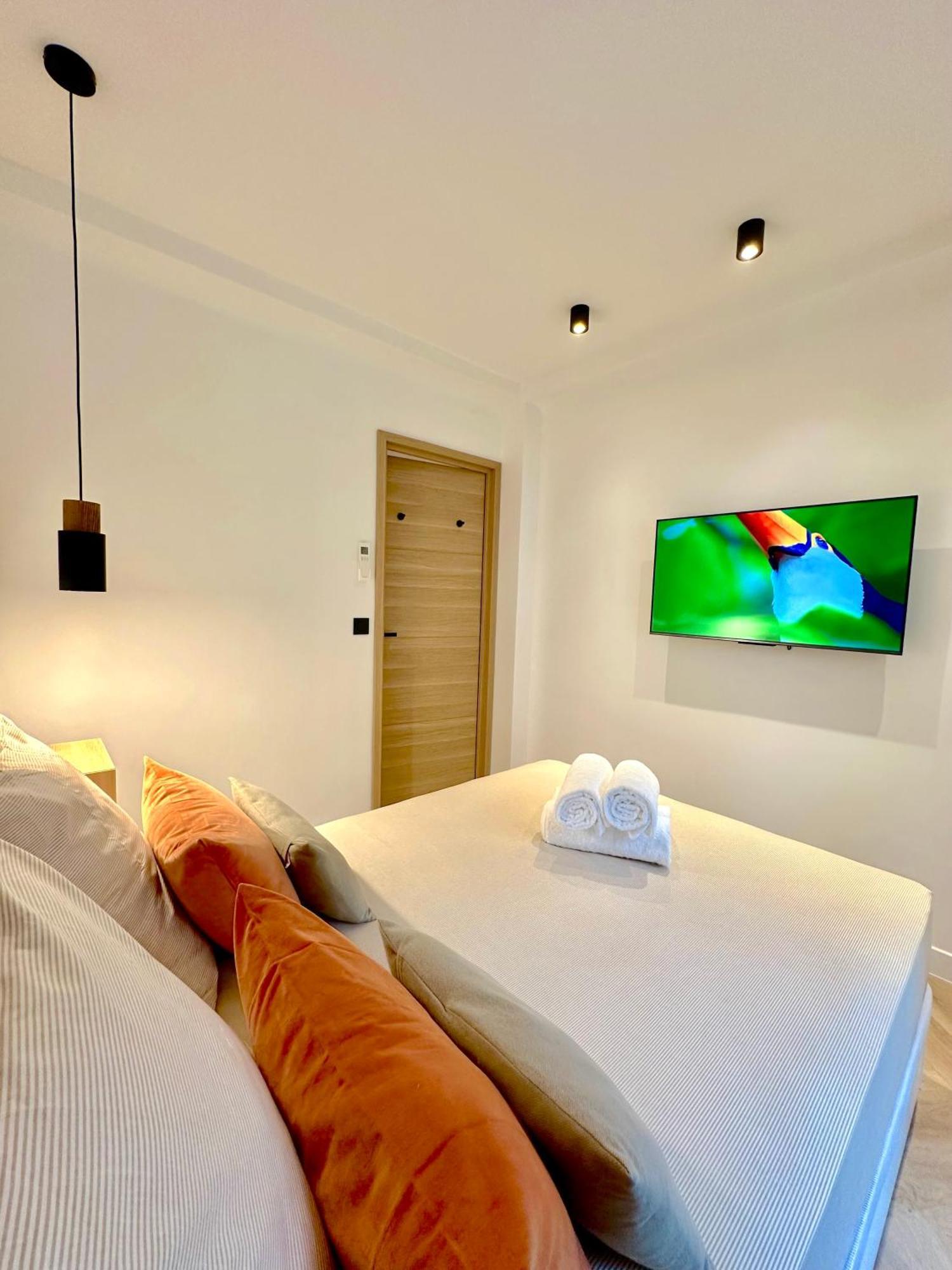 Monaco # Menton - 6 Persons - 2 Bedrooms - Full Renovated - Private Parking - Hypercenter - Clim - Beach And Sun Extérieur photo